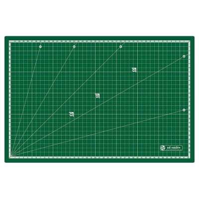 PLANCHA CORTE ARTCREATION 45X30 CM VERDE